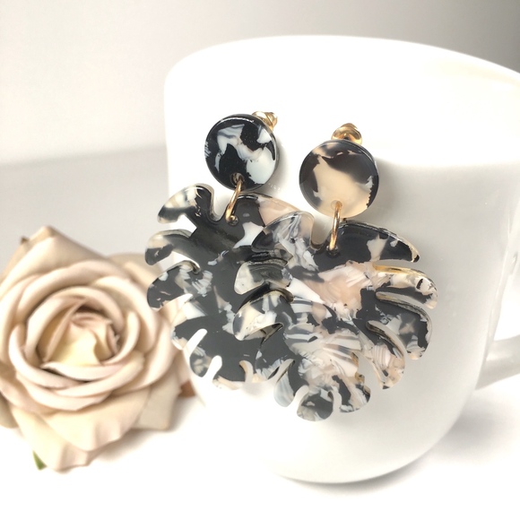 Jewelry - Acrylic Resin Leaf Dangle Drop Earrings